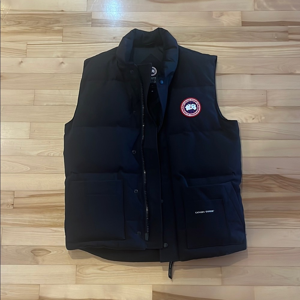 Canada Goose Black Puffer Jacket with Quilted Design